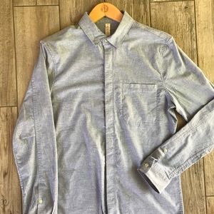 Men’s lululemon gray button down shirt